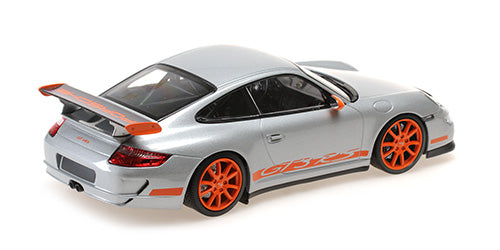 Minichamps 1:18 PORSCHE 911 GT3 RS 2007 SILVER