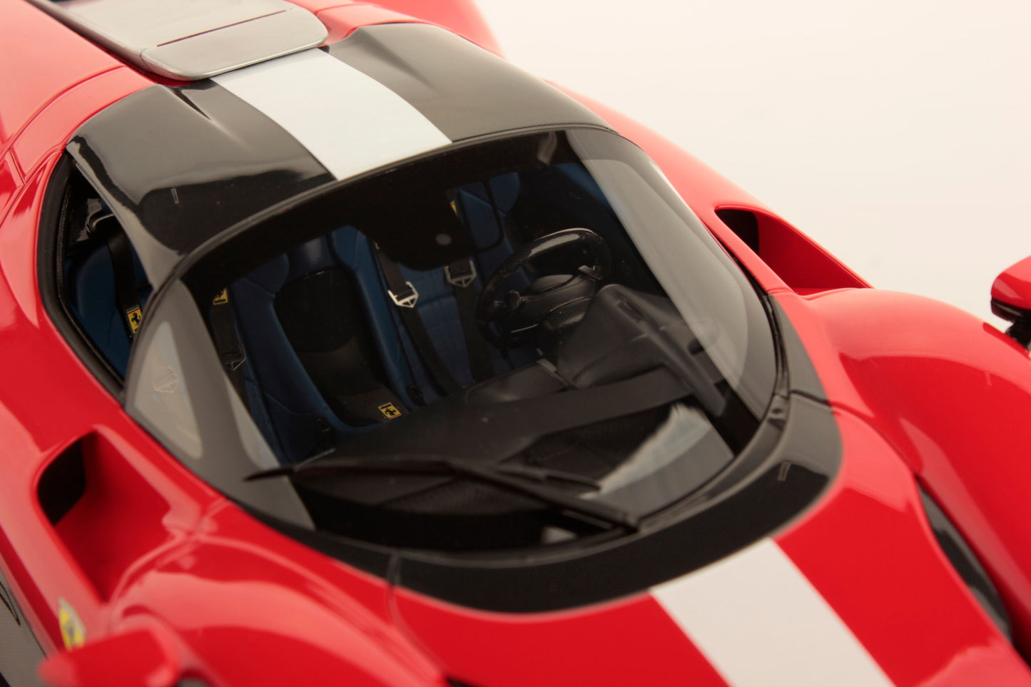MR Collection Model - FERRARI DAYTONA SP3 1:18
