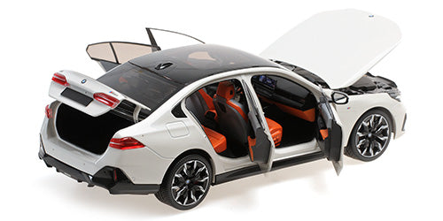Minichamps 1:18 - BMW i5  2023  WHITE METALLIC