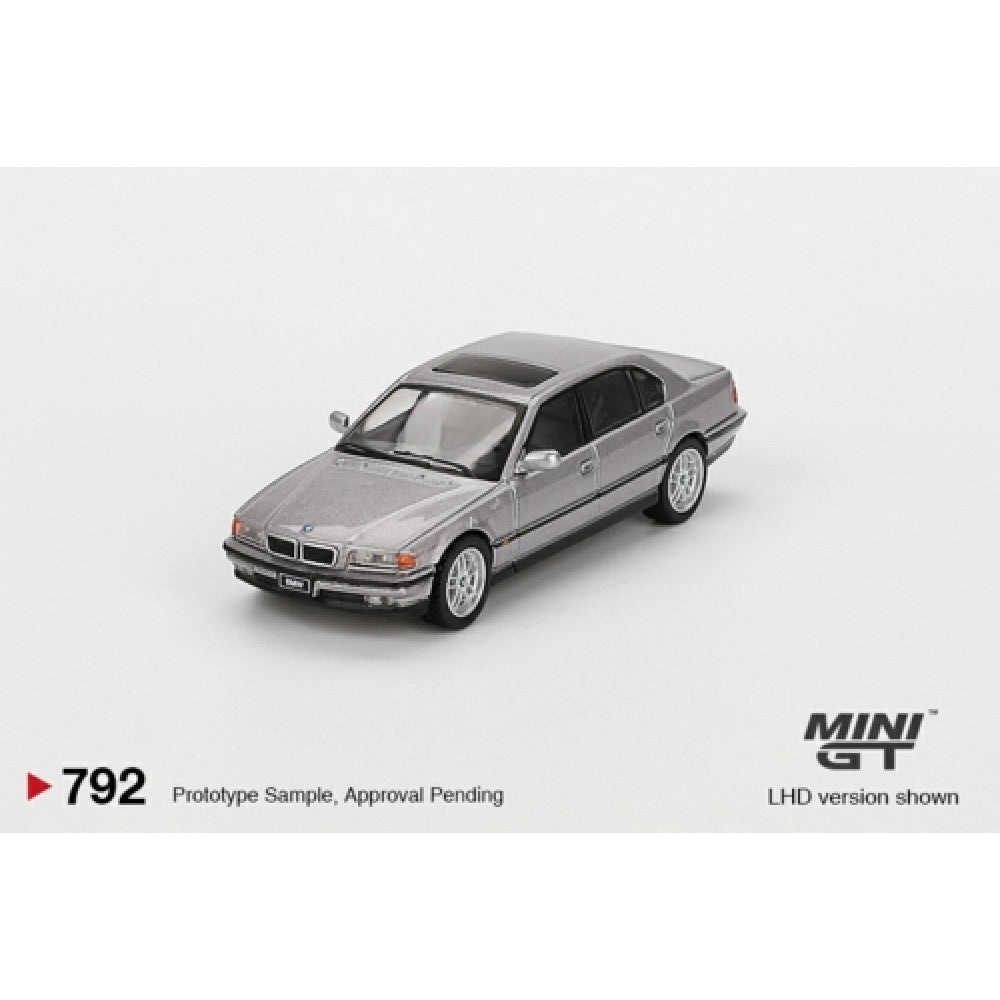 MiniGT - 1/64 BMW 750IL ASPEN SILVER METALLIC (LHD) (BLISTER PACKAGING)