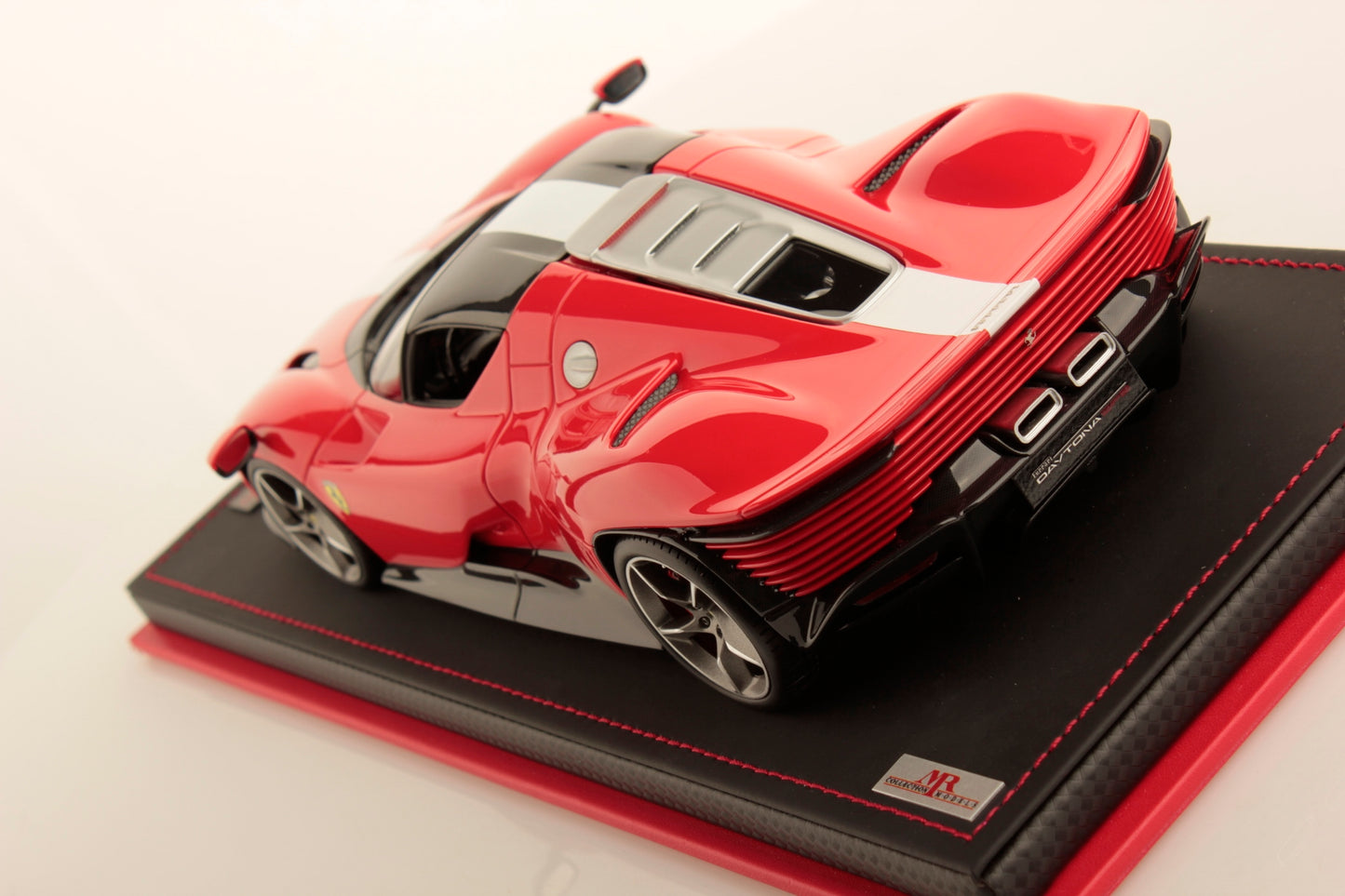 MR Collection Model - FERRARI DAYTONA SP3 1:18