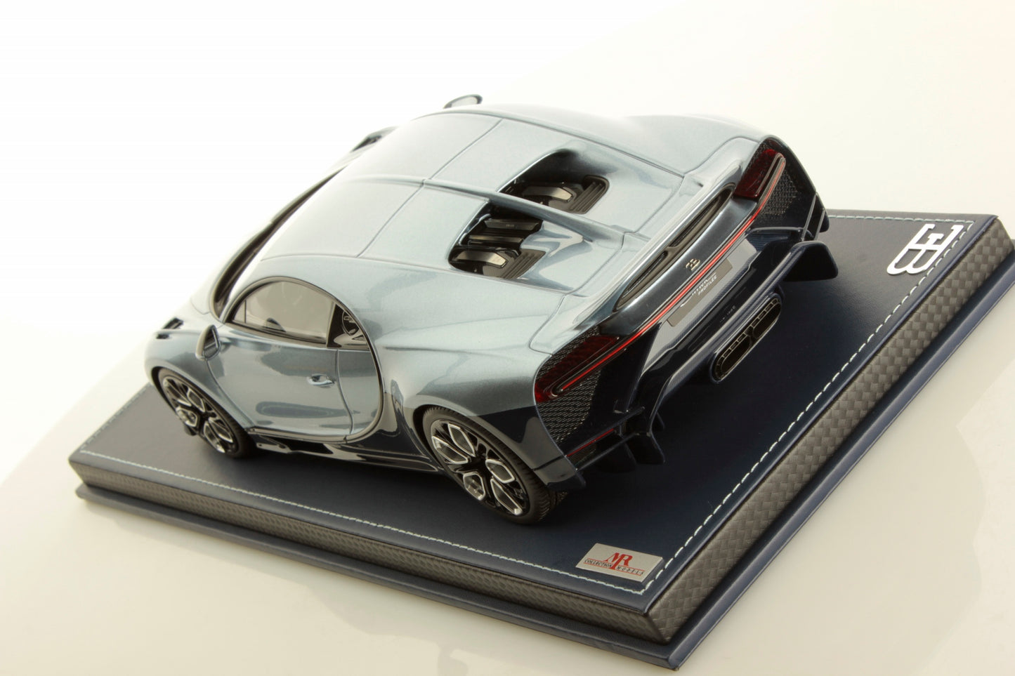 MR Collectiom Model - BUGATTI CHIRON PROFILÉE 1:18