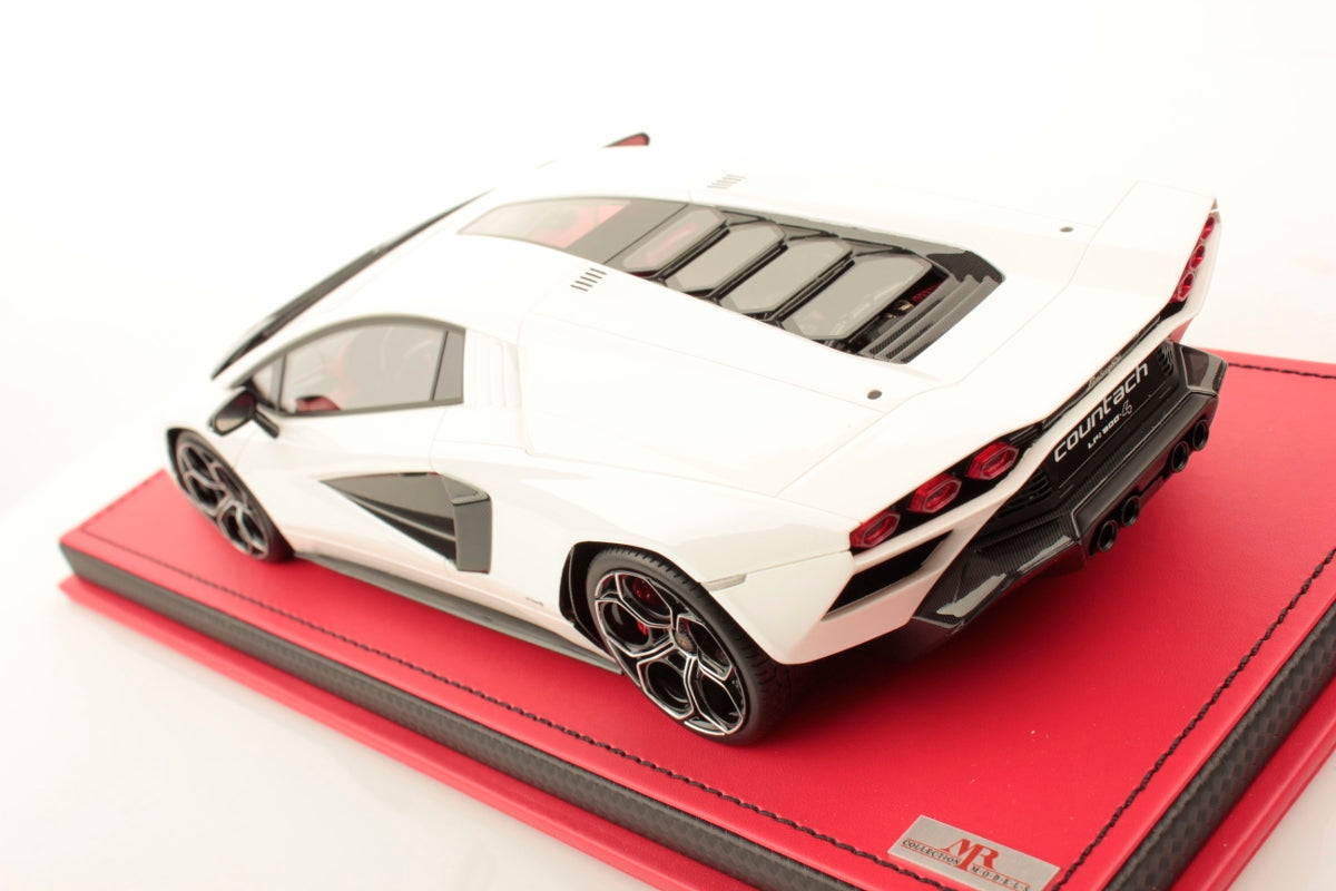 MR Collection Model - LAMBORGHINI COUNTACH LPI 800-4 1:18