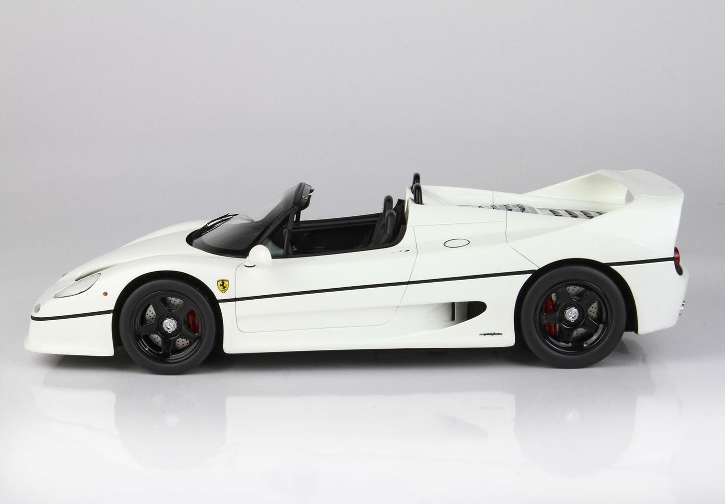 BBR Model 1:18 - Ferrari F50 Coupe 1995 Spider Version Avus White Race Wheels