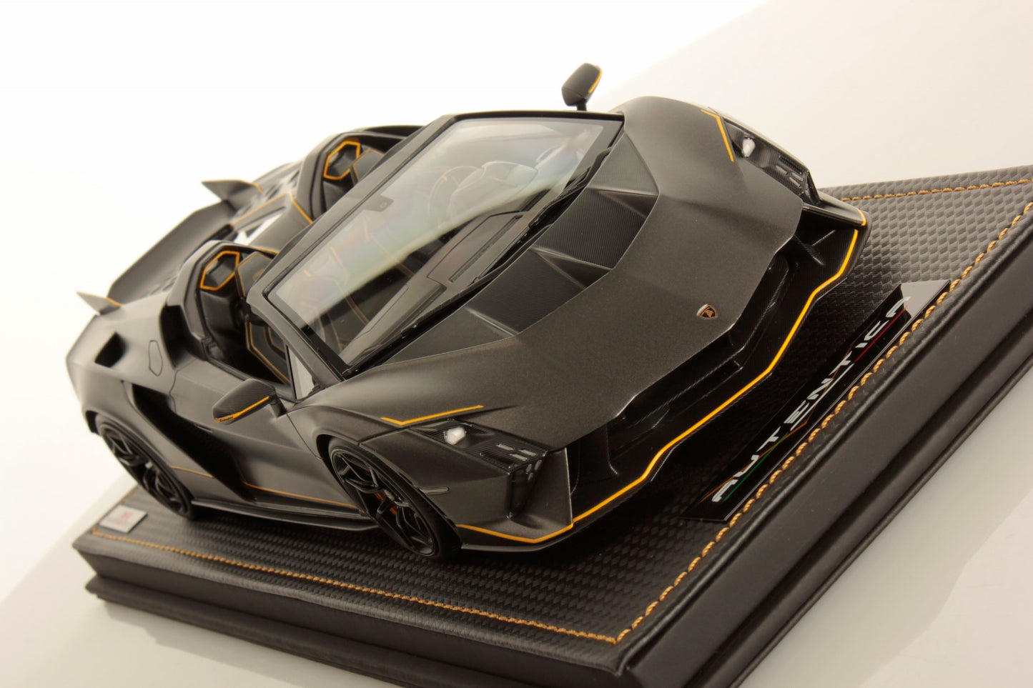 MR Collection Model - LAMBORGHINI AUTÉNTICA 1:18