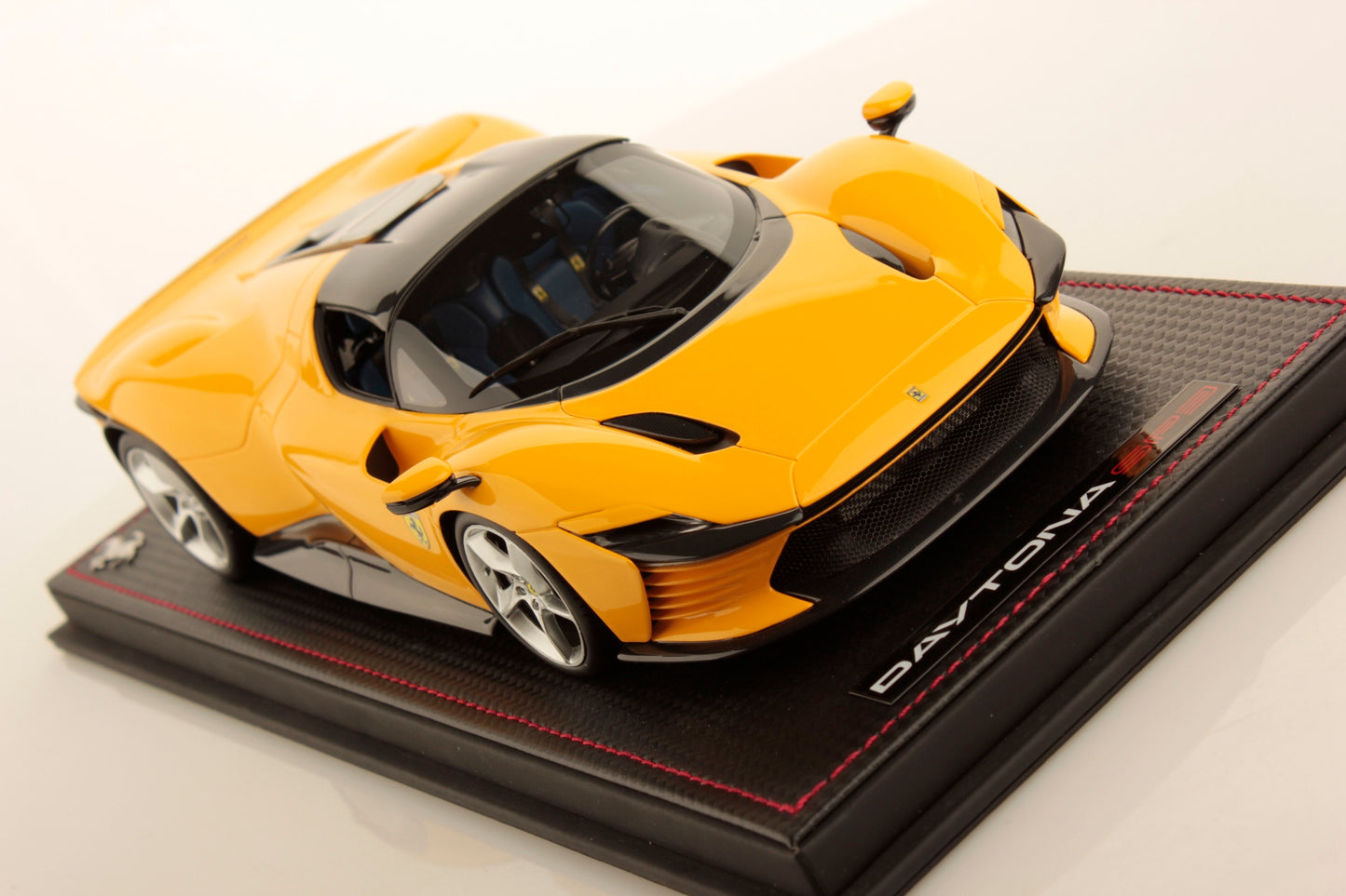 MR Collection Model - FERRARI DAYTONA SP3 1:18