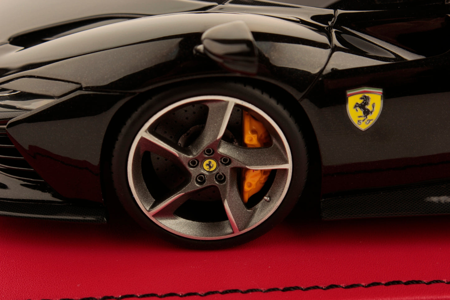 MR Collection Model - FERRARI DAYTONA SP3 1:18