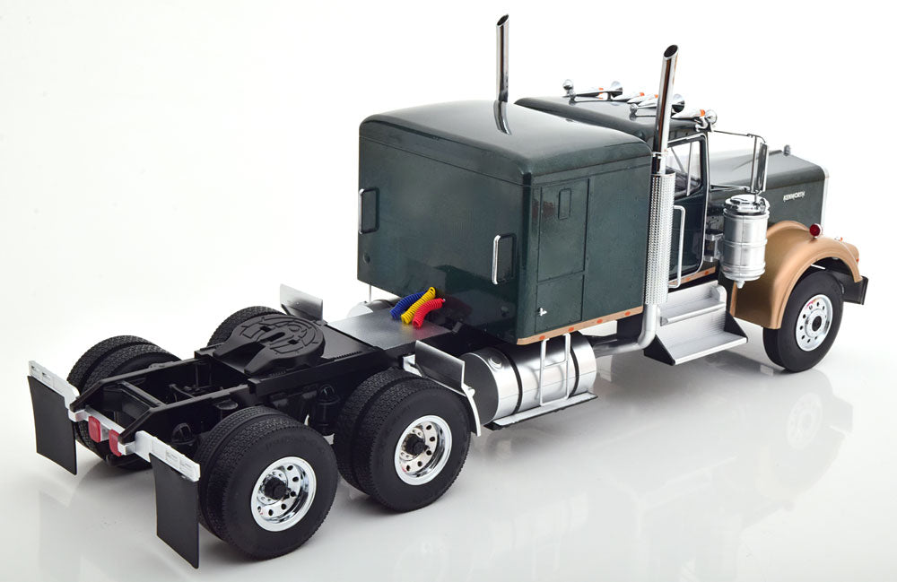 KK-Scale 1:18 - Kenworth W900 Groen Metallic/ Goud
