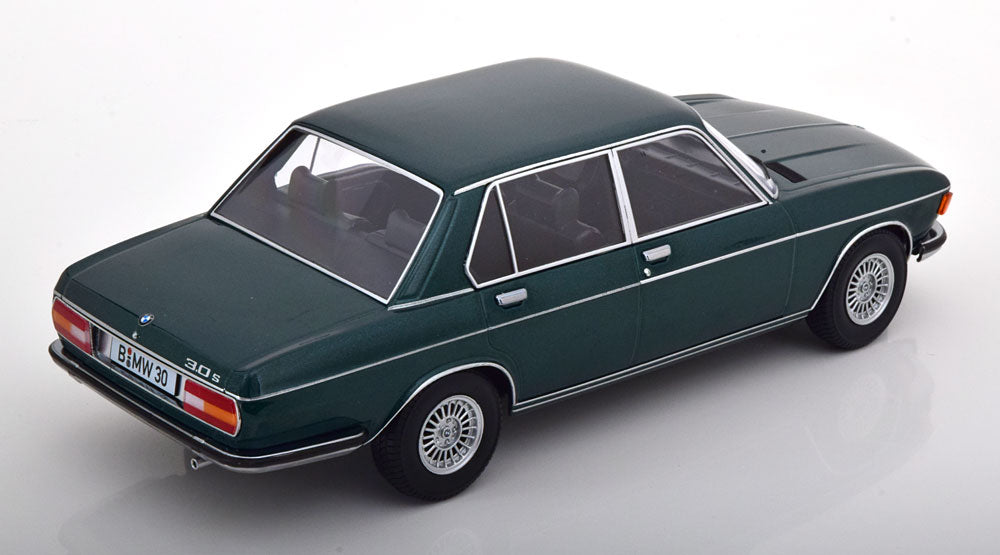 KK-Scale 1:18 - BMW 3.0S E3 2.Series 1971 Donkergroen Metallic