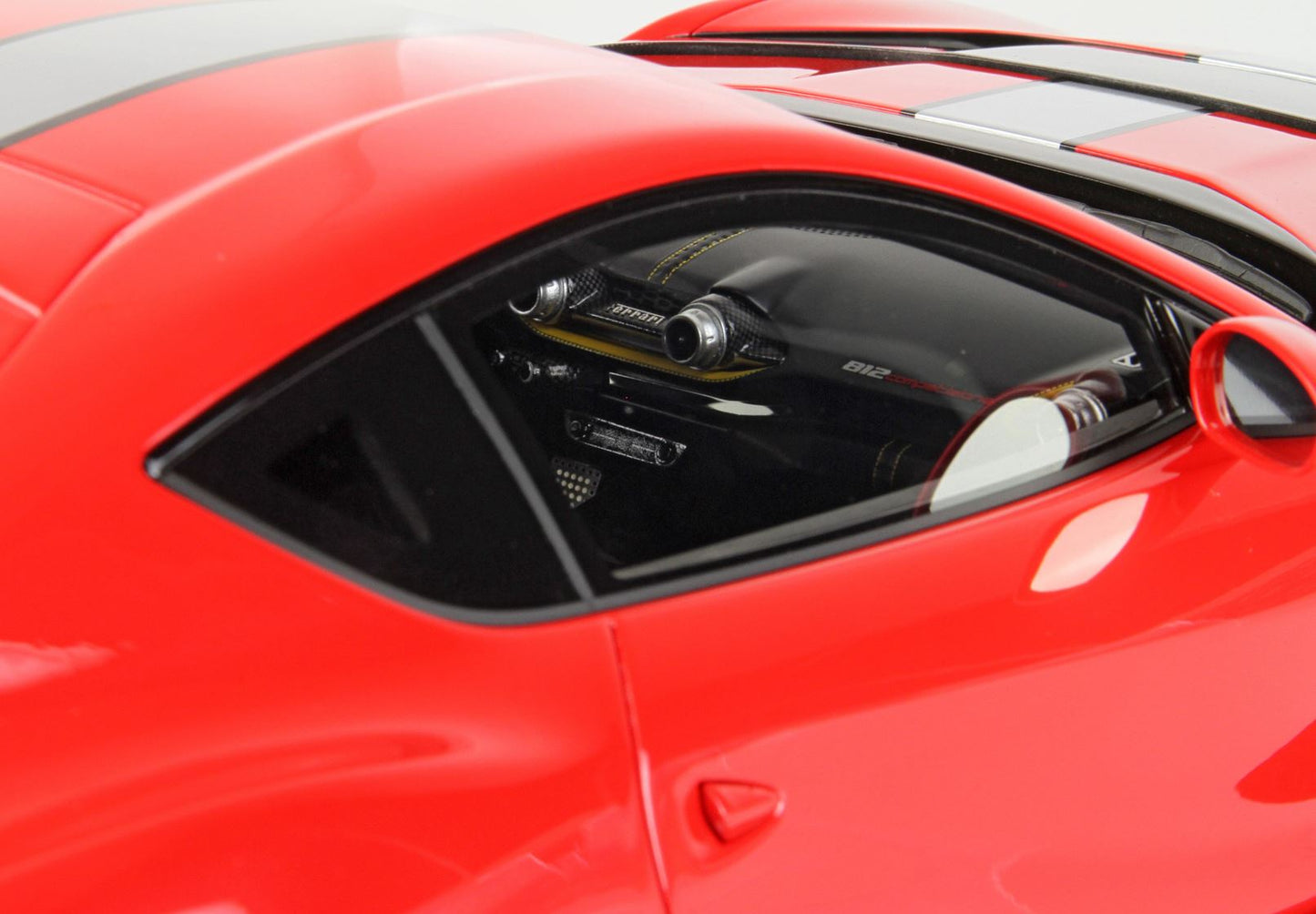BBR Model 1:12 -Ferrari 812 Competizione Silver Stripe Rosso Corsa 322