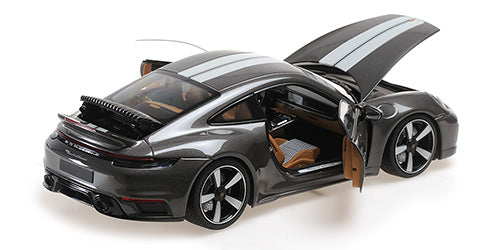 Minichamps 1:18 - PORSCHE 911 (992) SPORT CLASSIC 2022 GREY METALLIC