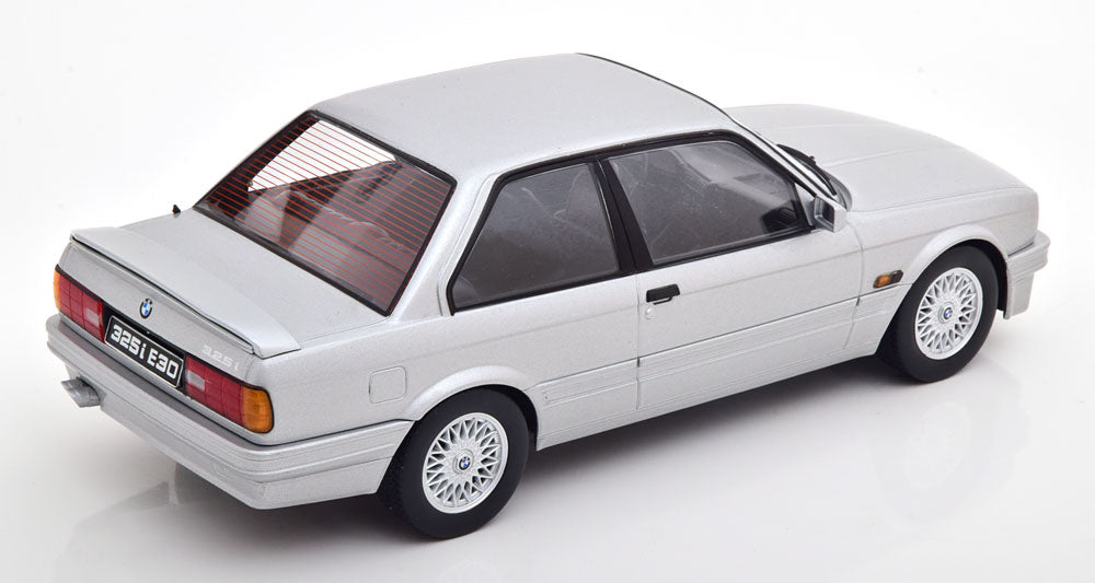 KK-Scale 1:18 - BMW 325i E30 M-Paket 2 1988 Zilver
