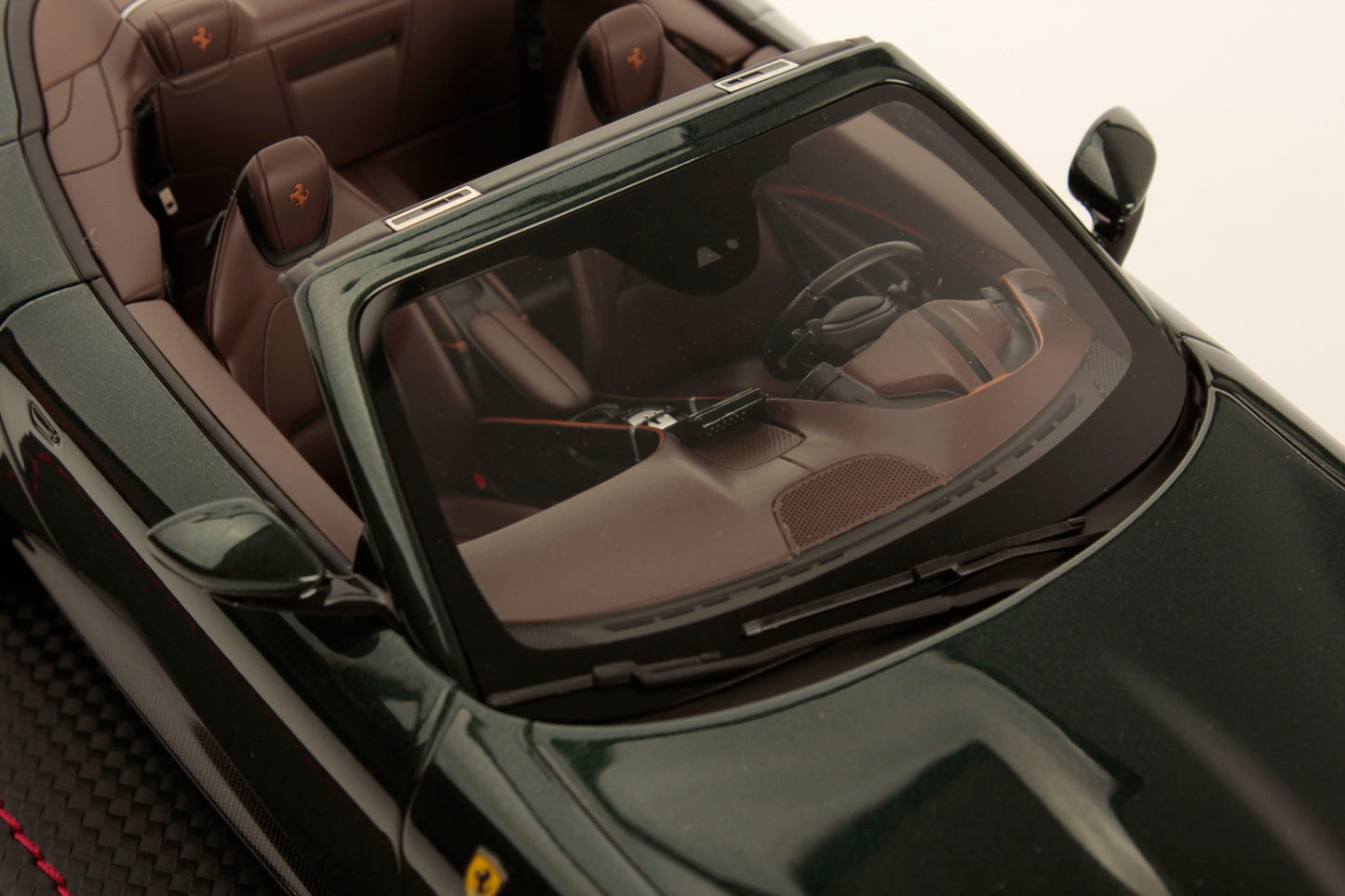 MR Collectiom Model - FERRARI ROMA SPIDER 1:18