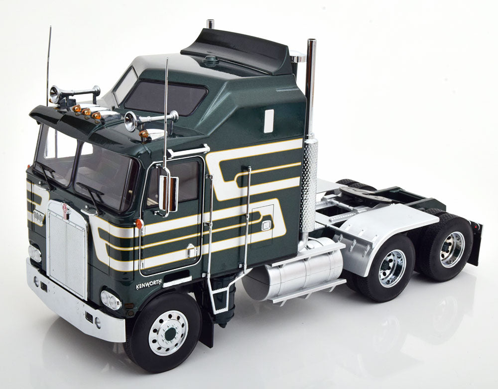KK-Scale 1:18 - Kenworth K100 Aerodyne 1976 Donkergroen Metallic