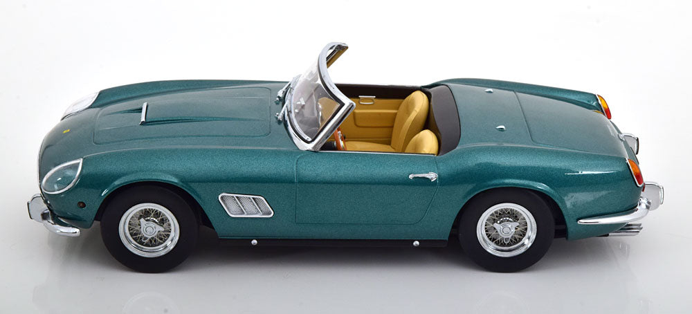 KK-Scale 1:18 - Ferrari 250 GT California Spyder European Version 960 Groen Metallic / Zilver