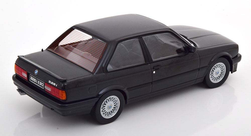 KK-Scale 1:18 - BMW 325i E30 M-Paket 1 1987 Zwart