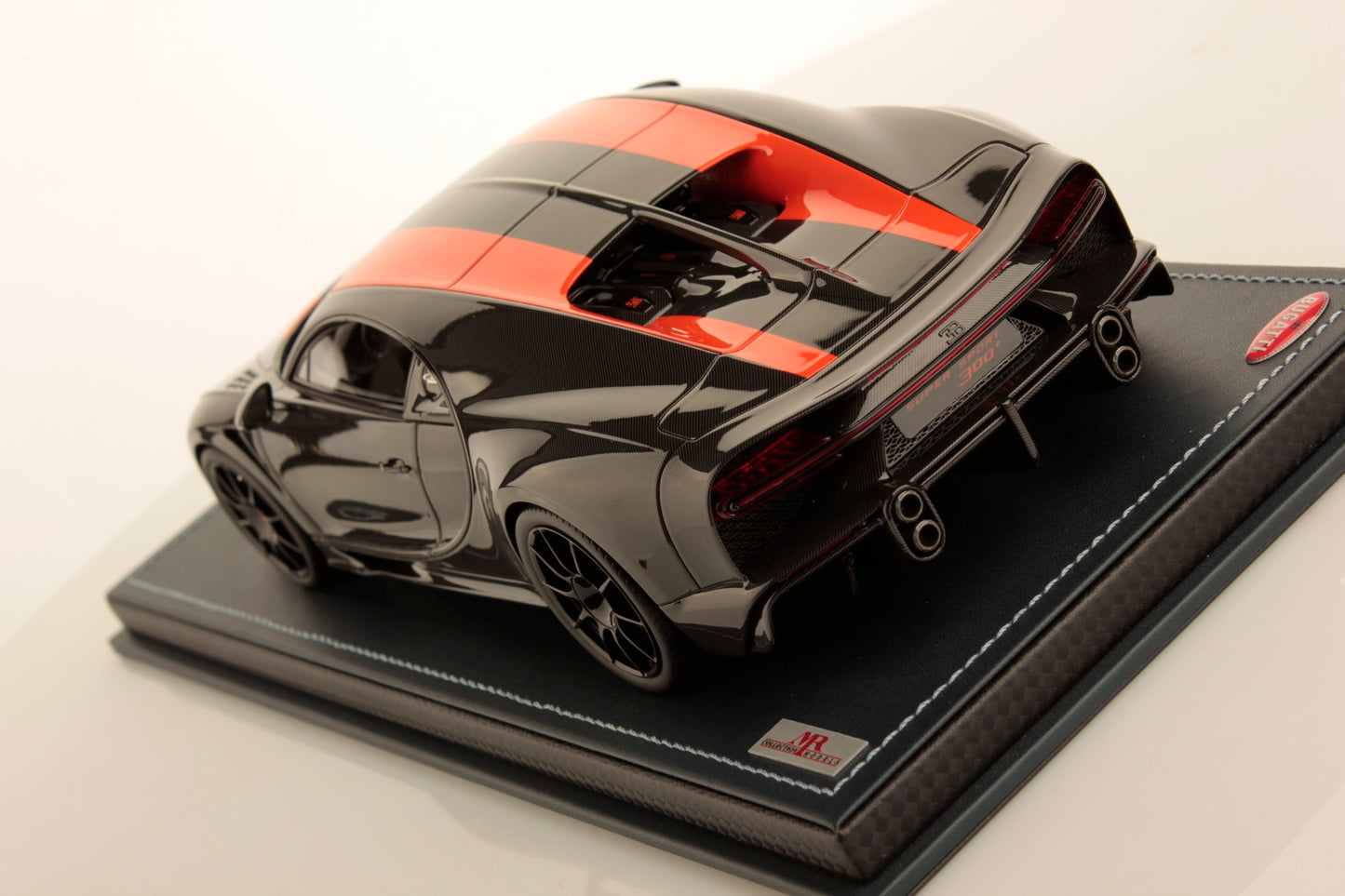 MR Collectiom Model - BUGATTI CHIRON SUPER SPORT 300+ 1:18