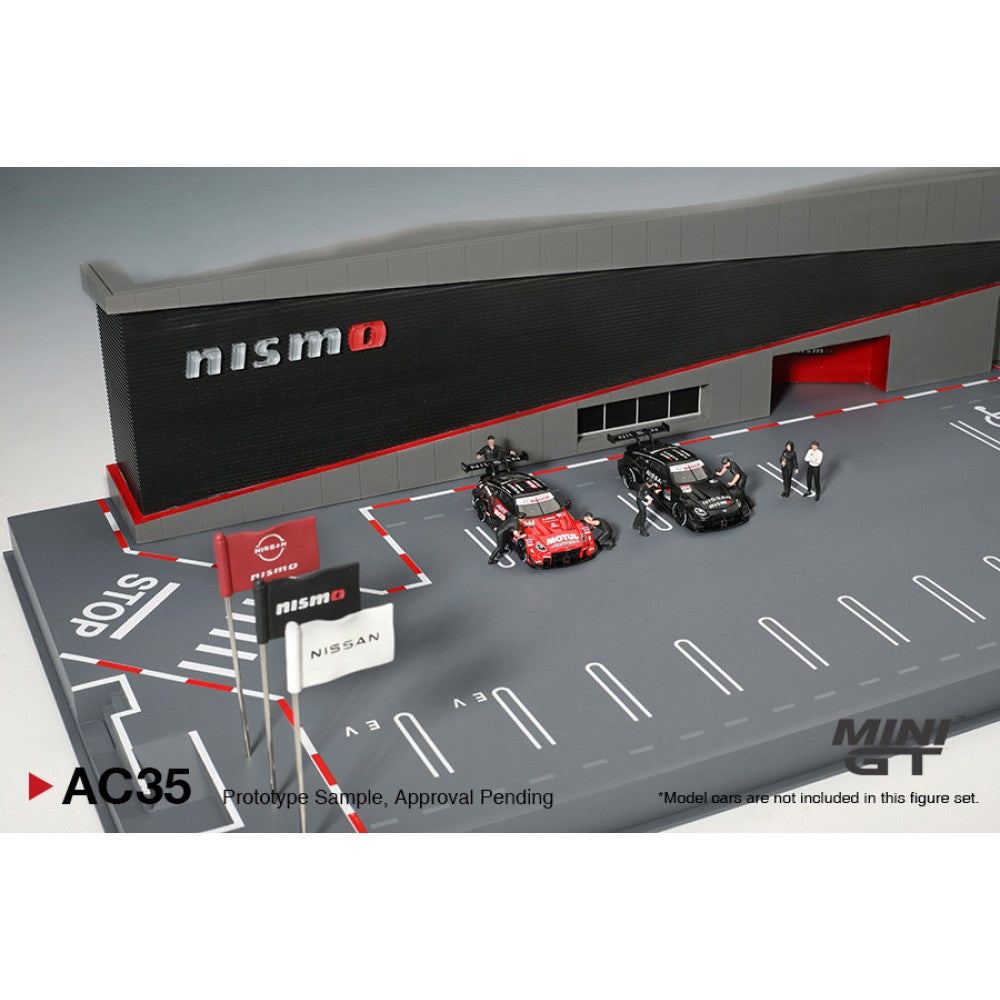 MiniGT - 1/64 DIORAMA NISSAN MOTORSPORTS AND CUSTOMIZING CO. LTD NISMO OPERATION (CARS AND FIGURES NOT INCLUDED)