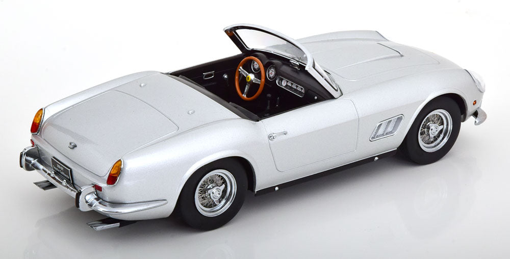 KK-Scale 1:18 - Ferrari 250 GT California Spyder 1960 Zilver