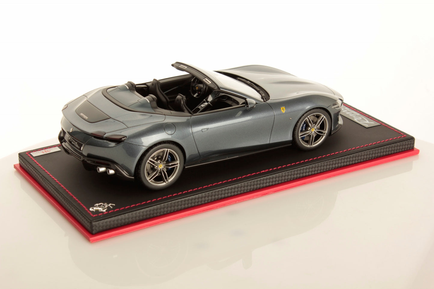 MR Collectiom Model - FERRARI ROMA SPIDER 1:18