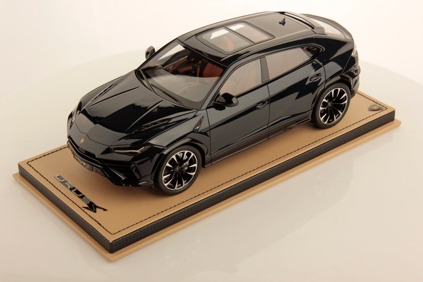 MR Collection Model - LAMBORGHINI URUS S 1:18