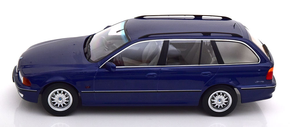 KK-Scale 1:18 - BMW 520i E39 Touring 1997 Blauw Metallic