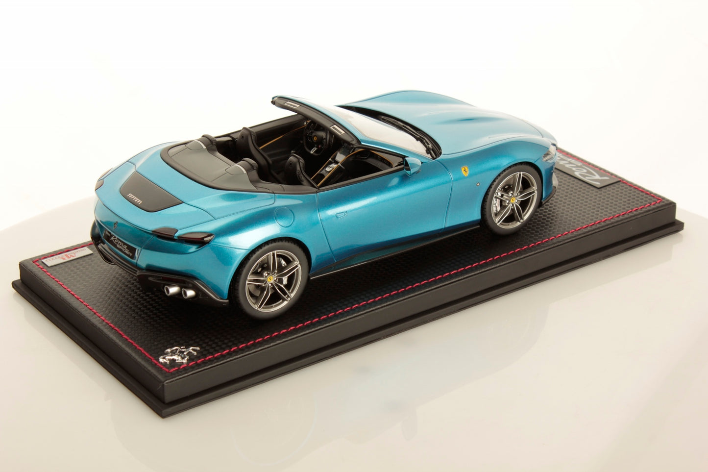 MR Collectiom Model - FERRARI ROMA SPIDER 1:18