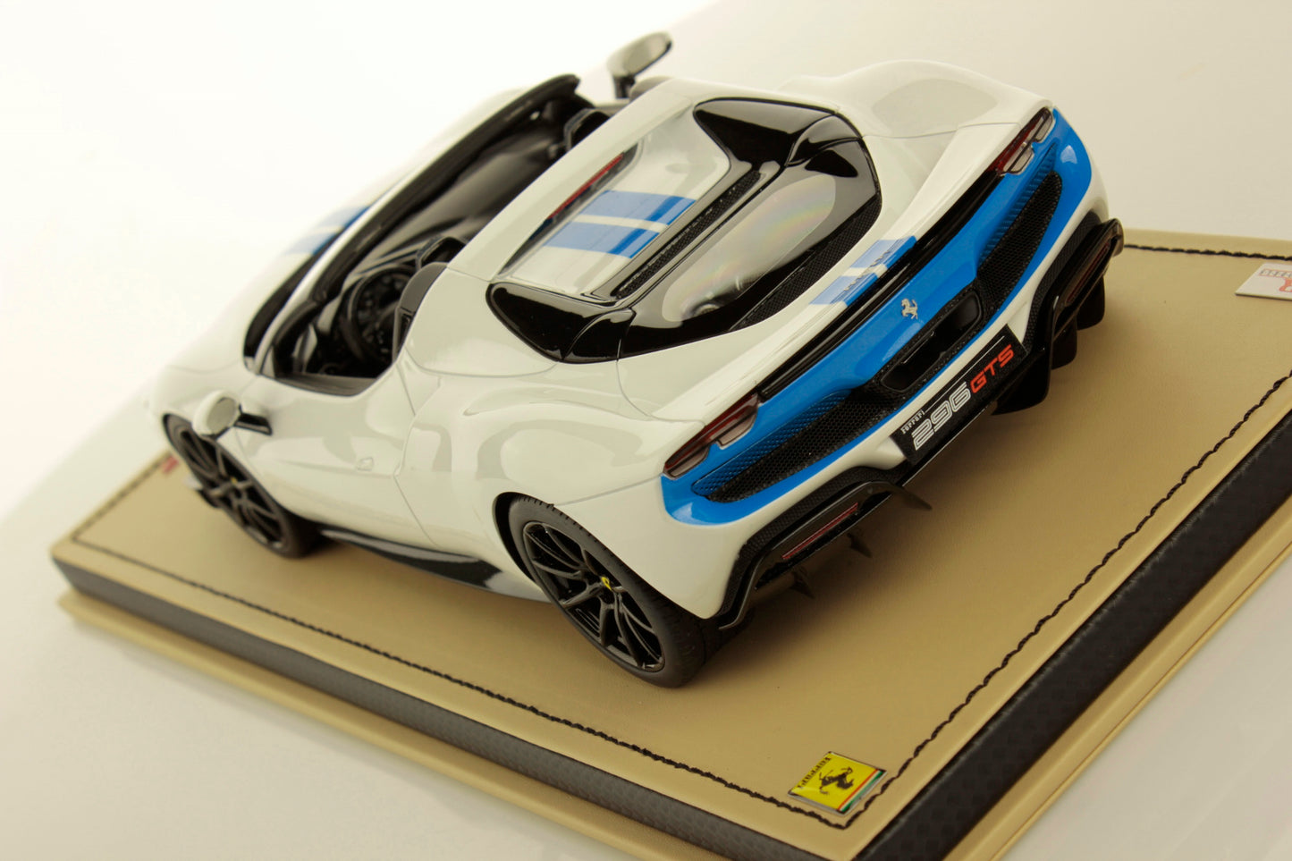 MR Collectiom Model - FERRARI 296 GTS 1:18