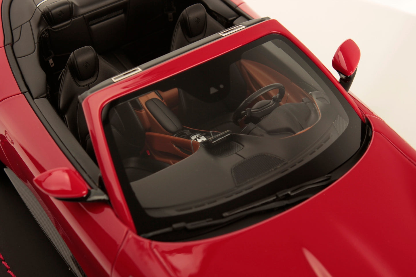MR Collectiom Model - FERRARI ROMA SPIDER 1:18
