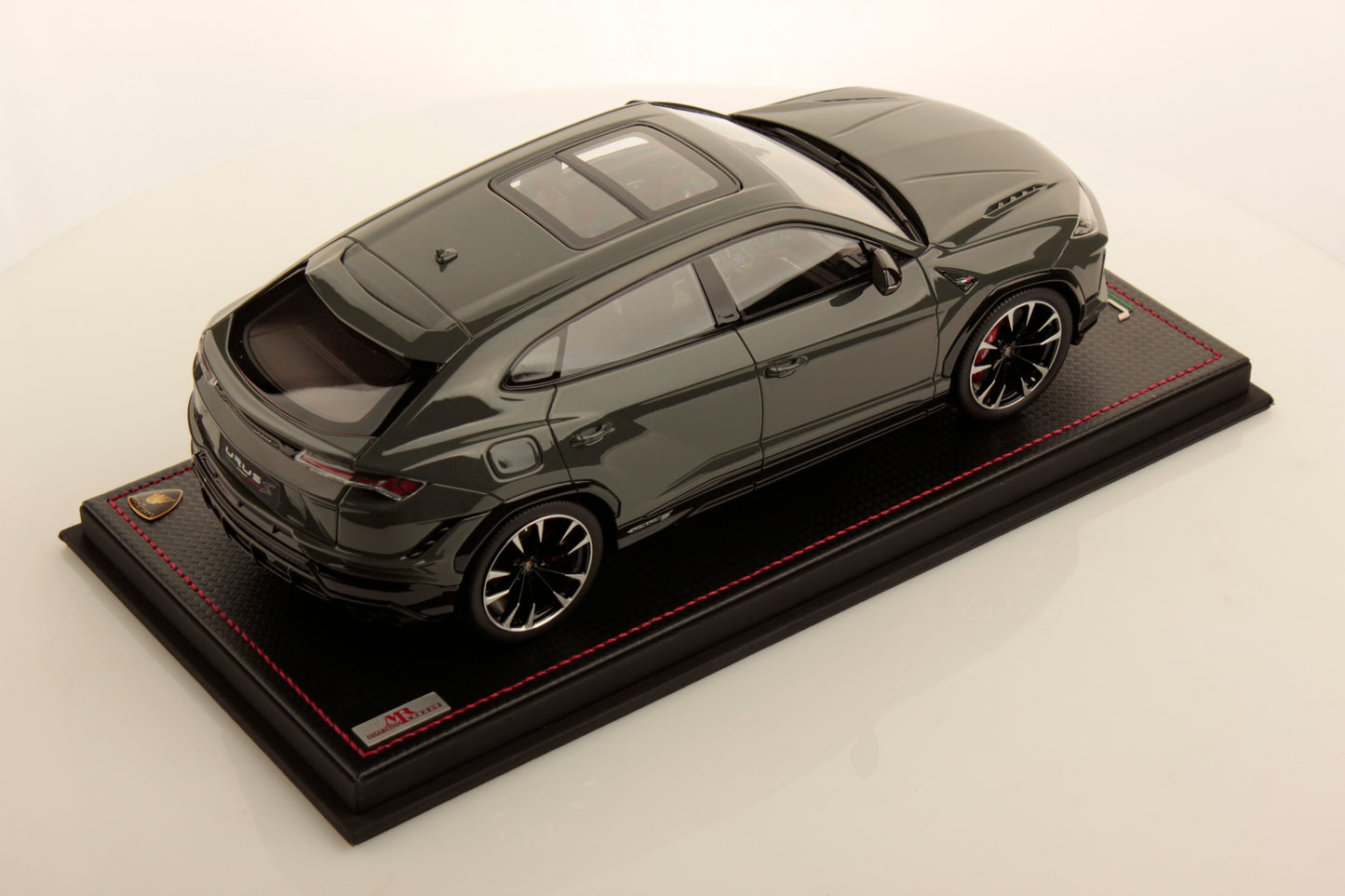 MR Collection Model - LAMBORGHINI URUS S 1:18