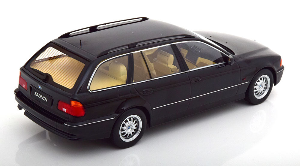 KK-Scale 1:18 - BMW 520i E39 Touring 1997 Zwart Metallic