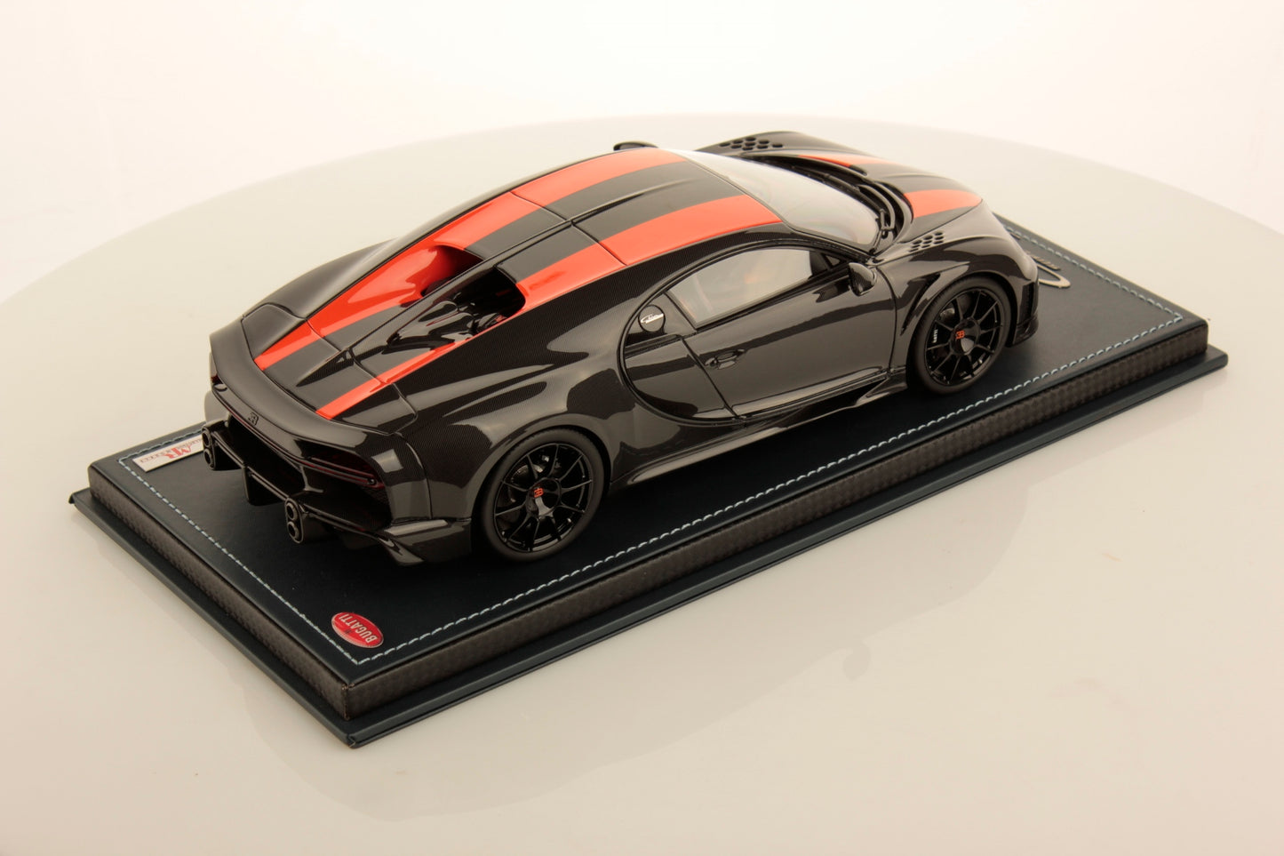 MR Collectiom Model - BUGATTI CHIRON SUPER SPORT 300+ 1:18