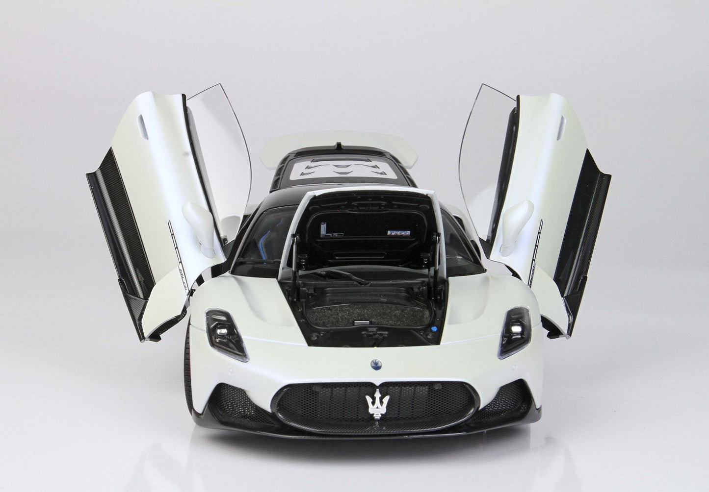 BBR Model 1:18 - Maserati MC20 White Audace