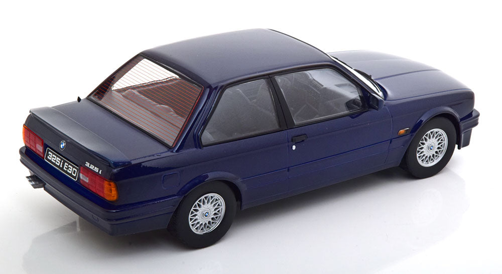 KK-Scale 1:18 - BMW 325i E30 M-Paket 2 1988 Donkerblauw Metallic