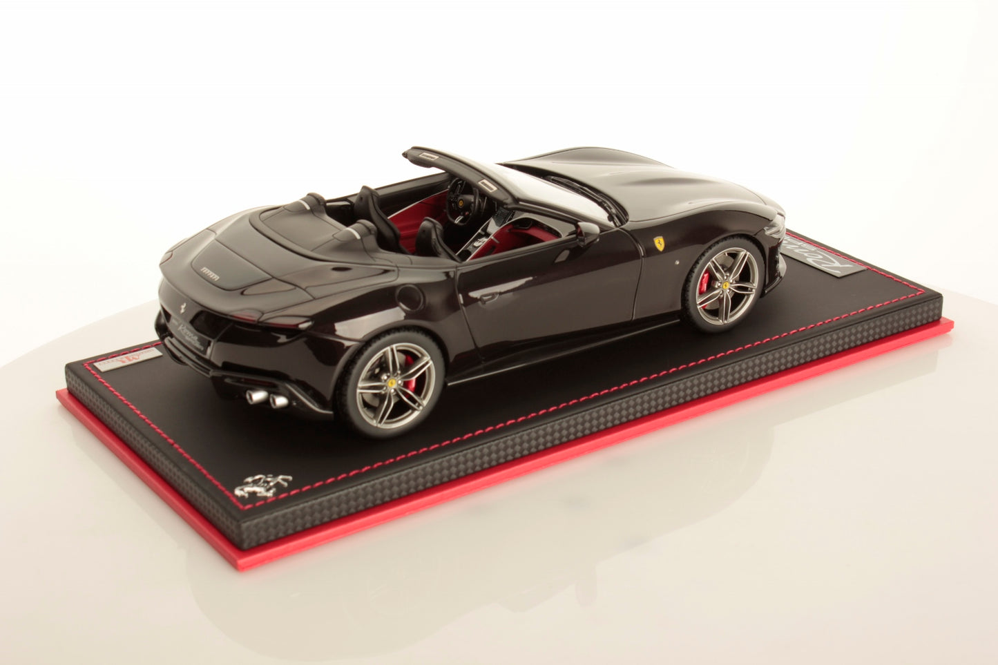 MR Collectiom Model - FERRARI ROMA SPIDER 1:18