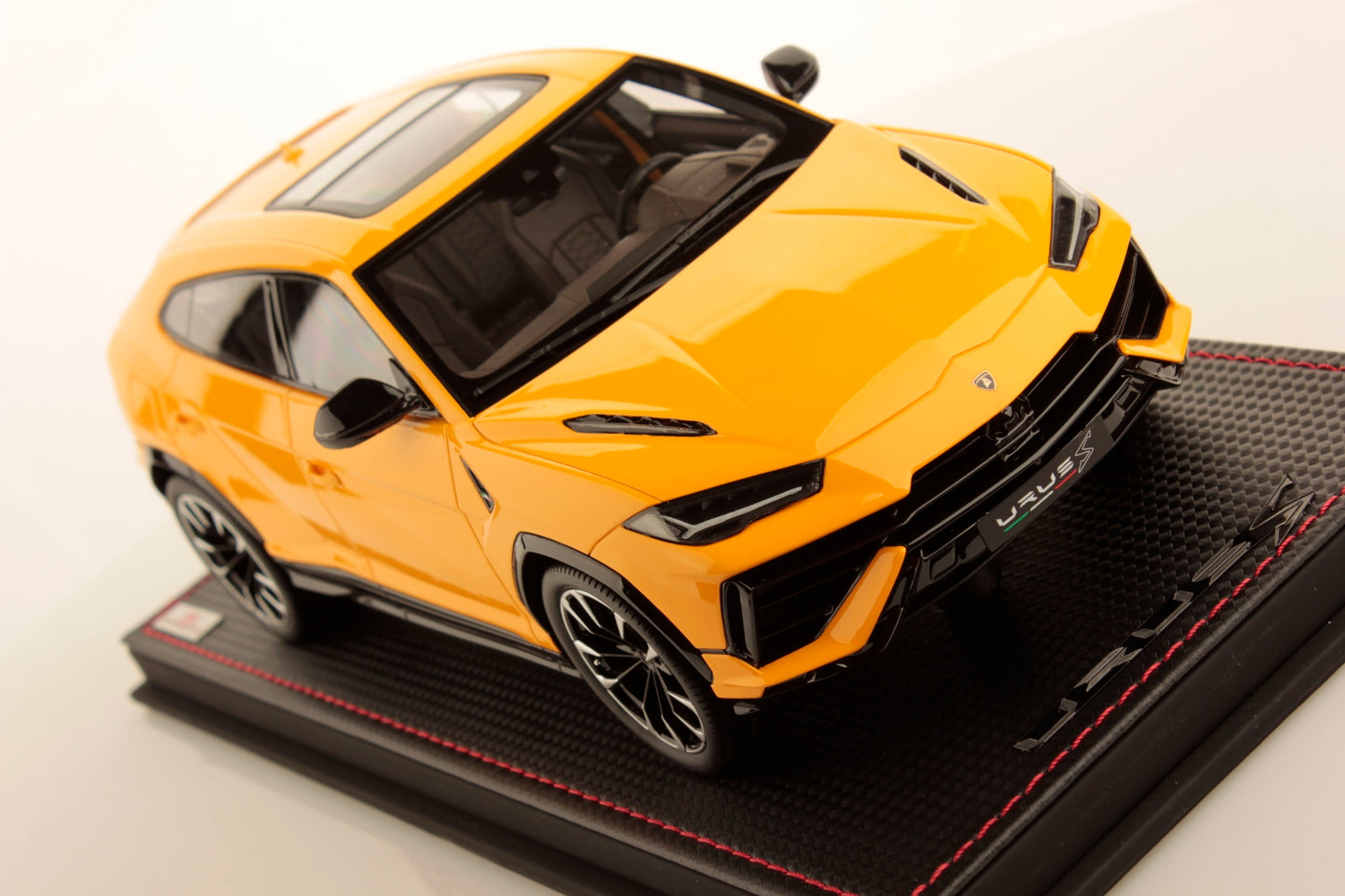 MR Collection Model - LAMBORGHINI URUS S 1:18
