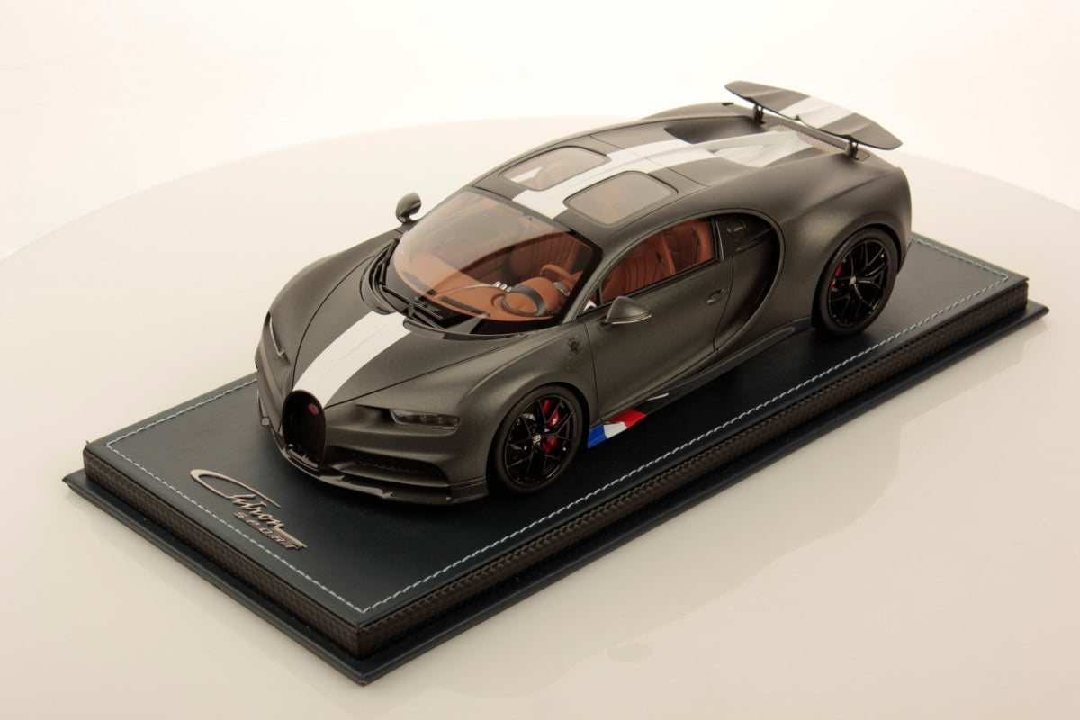 MR Collectiom Model - BUGATTI CHIRON SPORT LES LÉGENDES DU CIEL 1:18