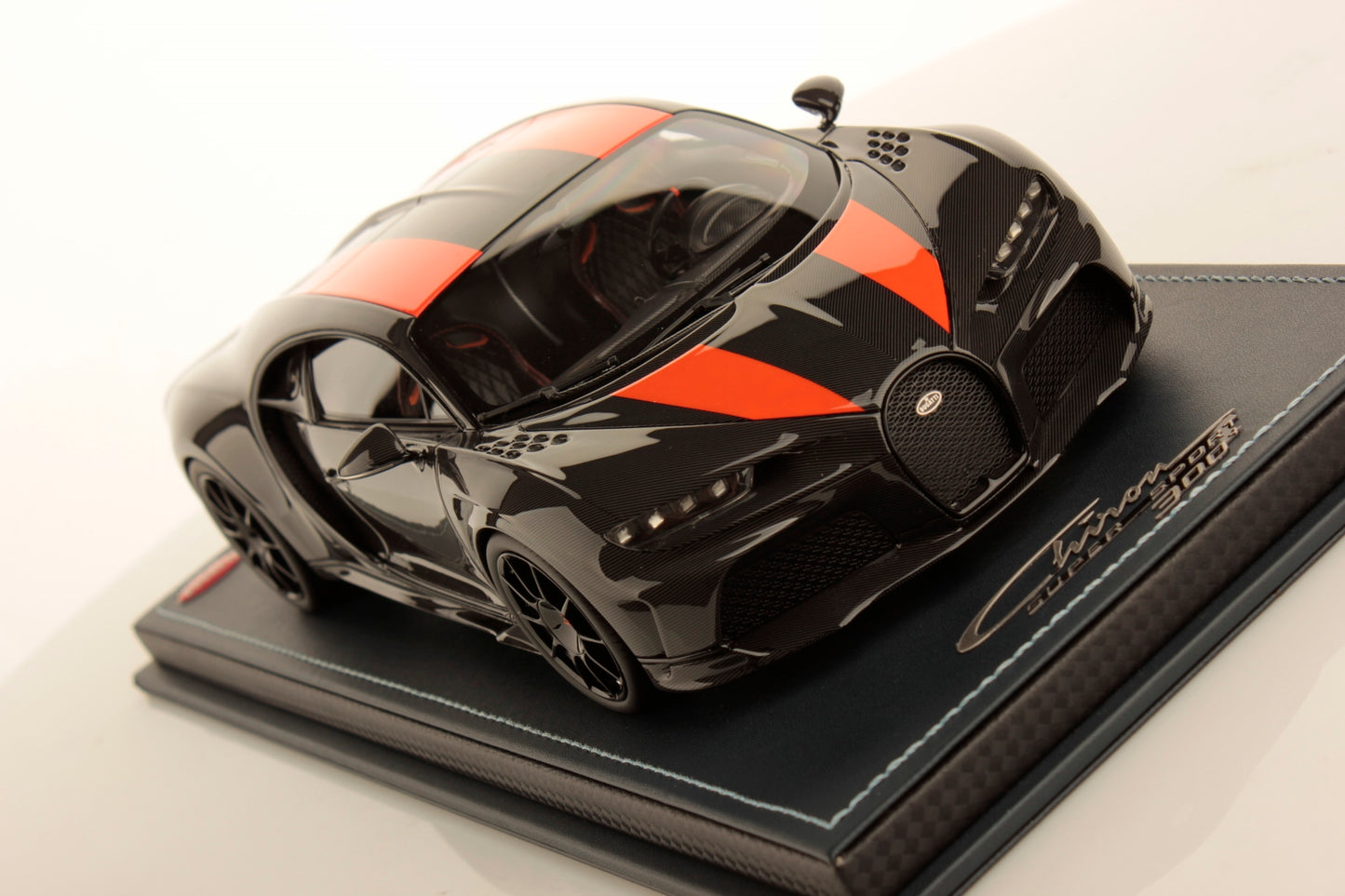 MR Collectiom Model - BUGATTI CHIRON SUPER SPORT 300+ 1:18