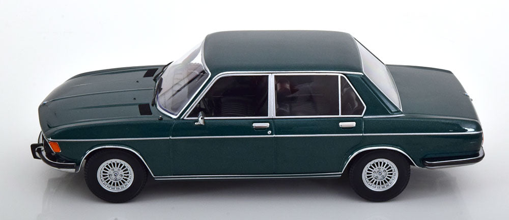 KK-Scale 1:18 - BMW 3.0S E3 2.Series 1971 Donkergroen Metallic