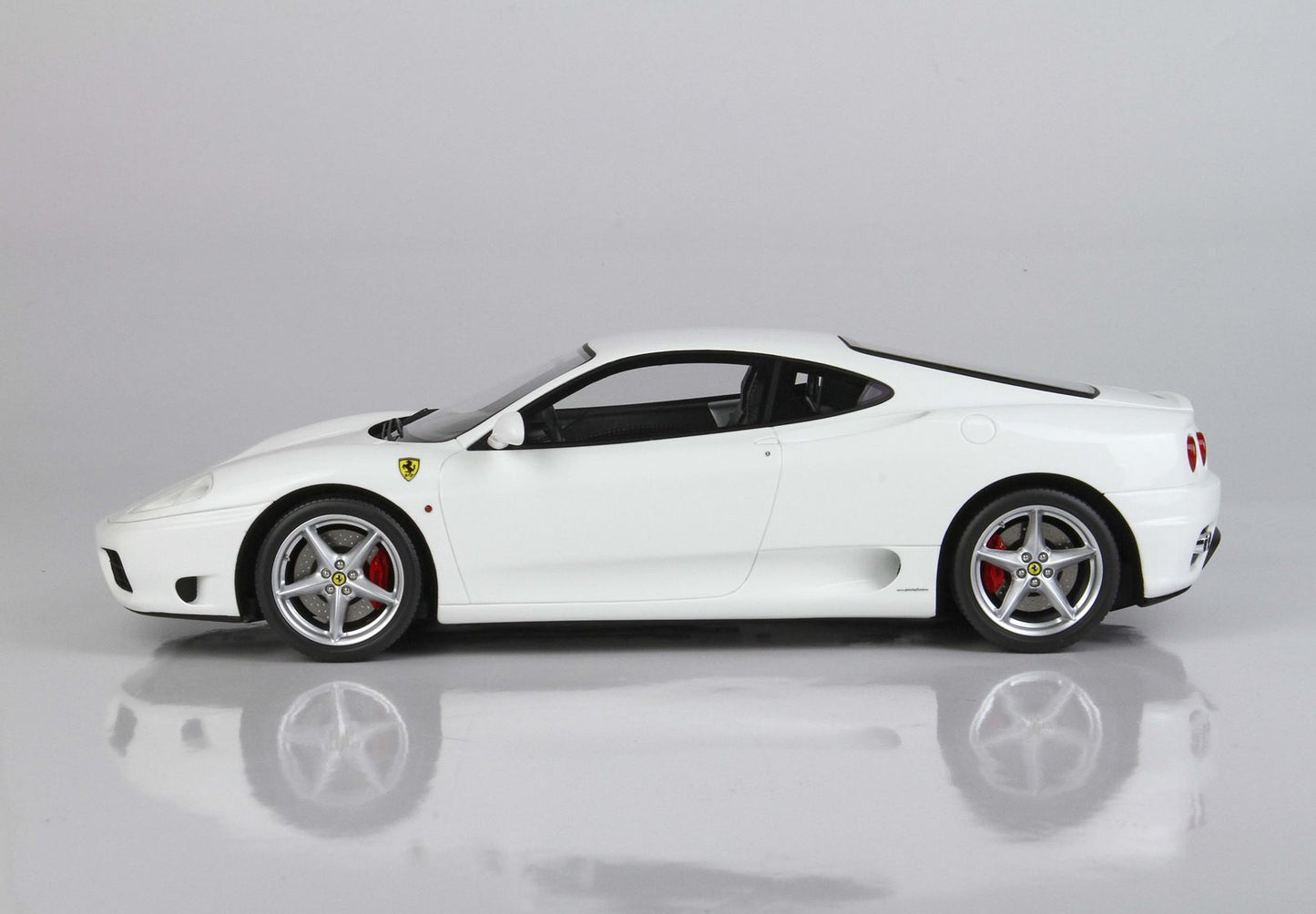 BBR Model 1:18 - Ferrari 360 Modena - Manual Gear Transmission Gloss Awus White