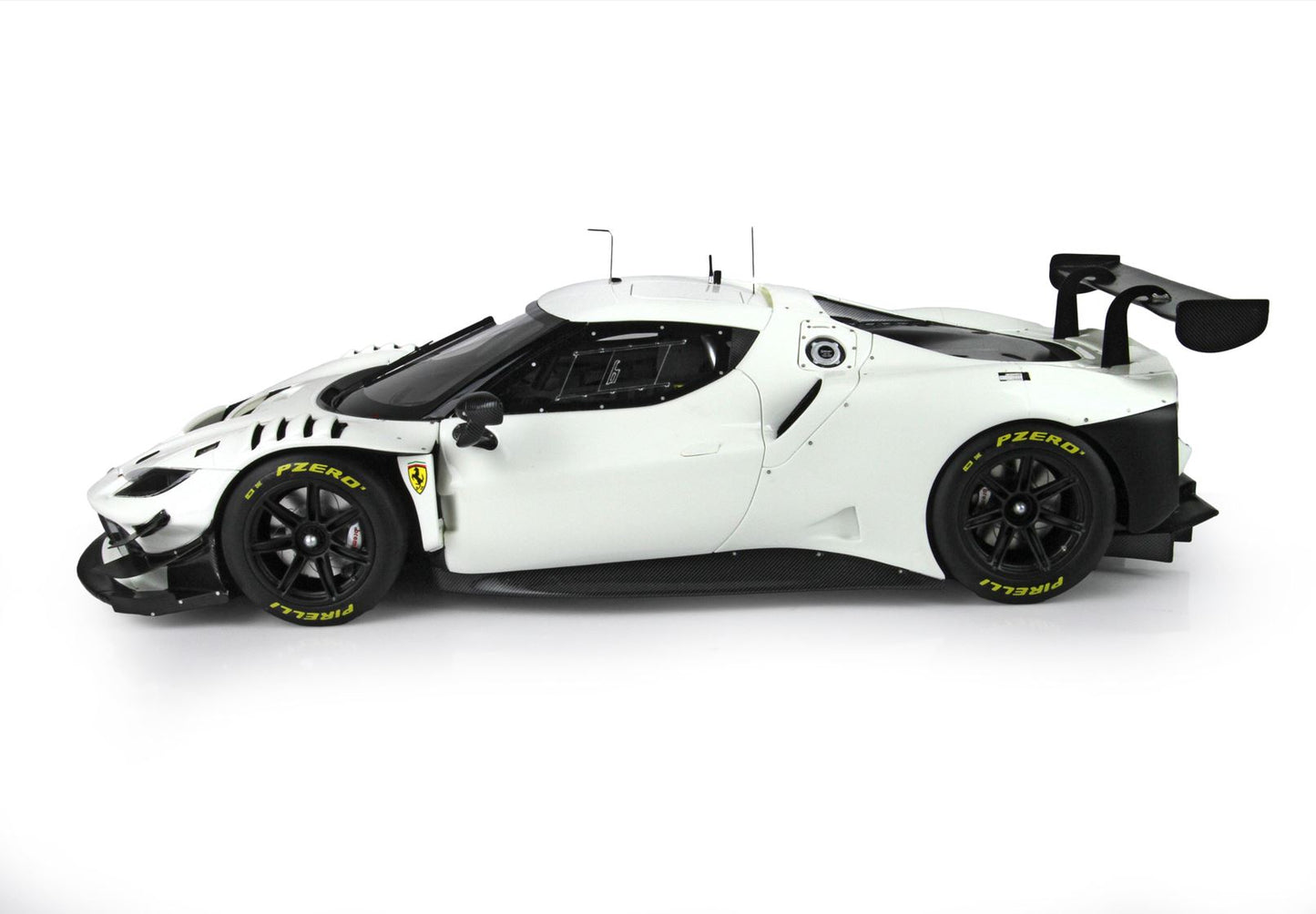 BBR Model 1:18 - Ferrari 296 GT3 2022 - Matt Black Wheels Avus White