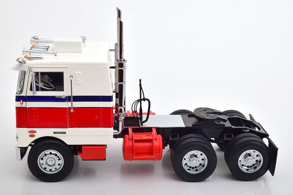 KK-Scale 1:18 - Peterbilt 352 Pacemaker 1977-1979 Wit/Rood/Blauw