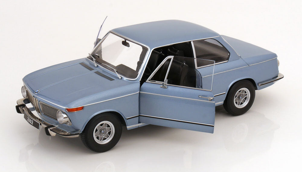 KK-Scale 1:12 - BMW 2002 1.Series 1971 Lichtblauw Metallic