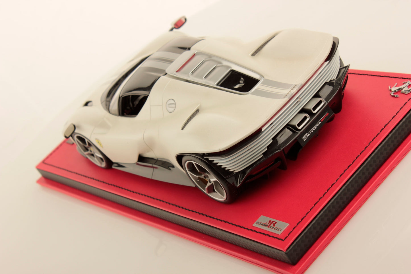 MR Collection Model - FERRARI DAYTONA SP3 1:18