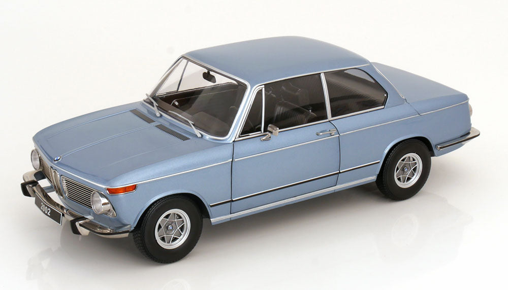 KK-Scale 1:12 - BMW 2002 1.Series 1971 Lichtblauw Metallic