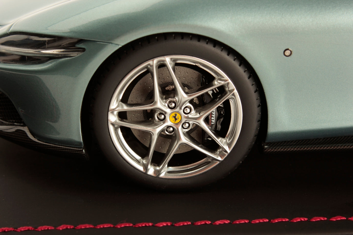 MR Collectiom Model - FERRARI ROMA SPIDER 1:18