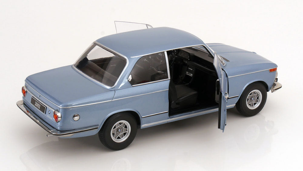 KK-Scale 1:12 - BMW 2002 1.Series 1971 Lichtblauw Metallic
