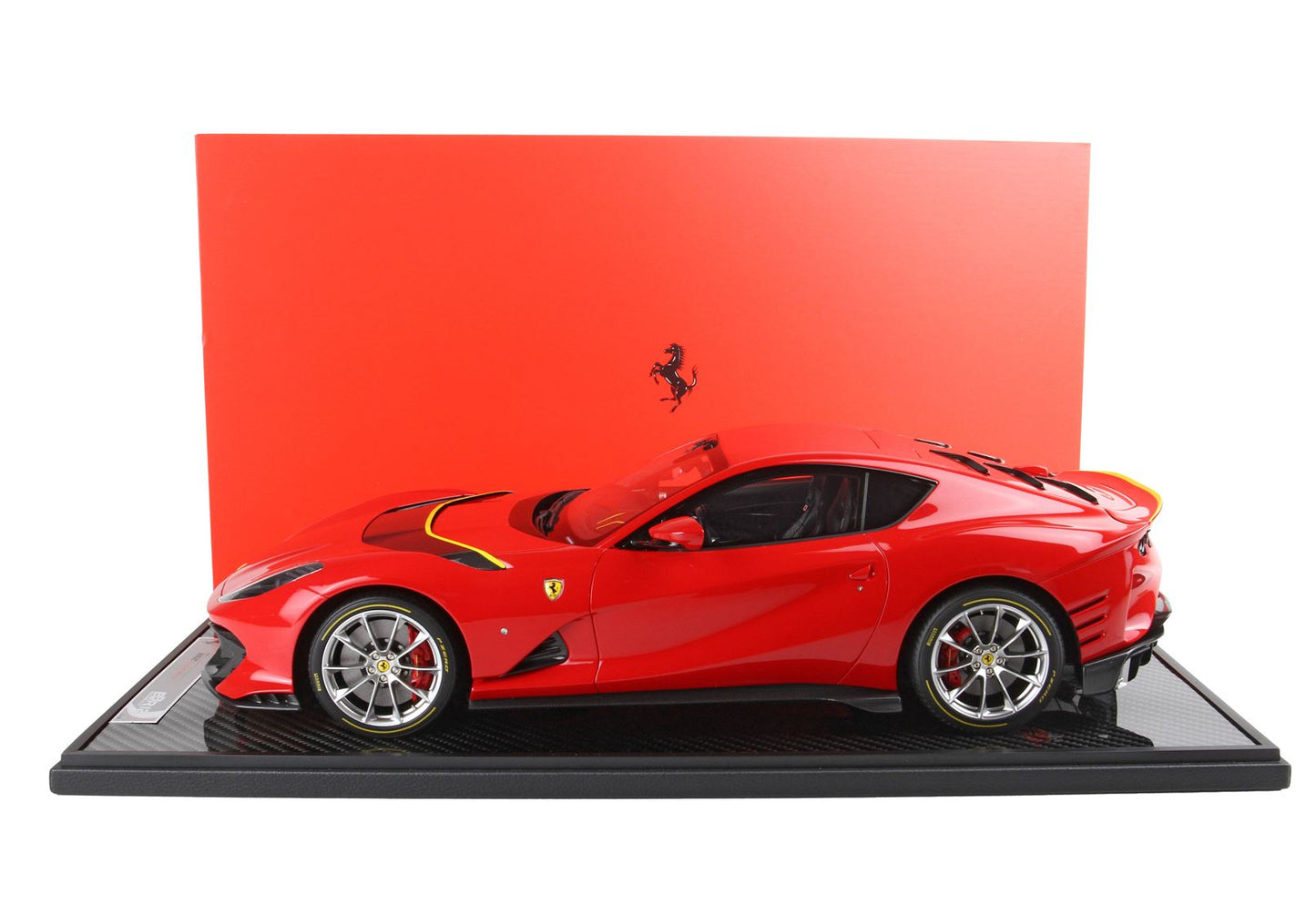 BBR Model 1:12 - Ferrari 812 Competizione Yellow Details Rosso Corsa 322