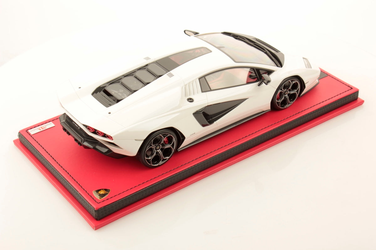 MR Collection Model - LAMBORGHINI COUNTACH LPI 800-4 1:18