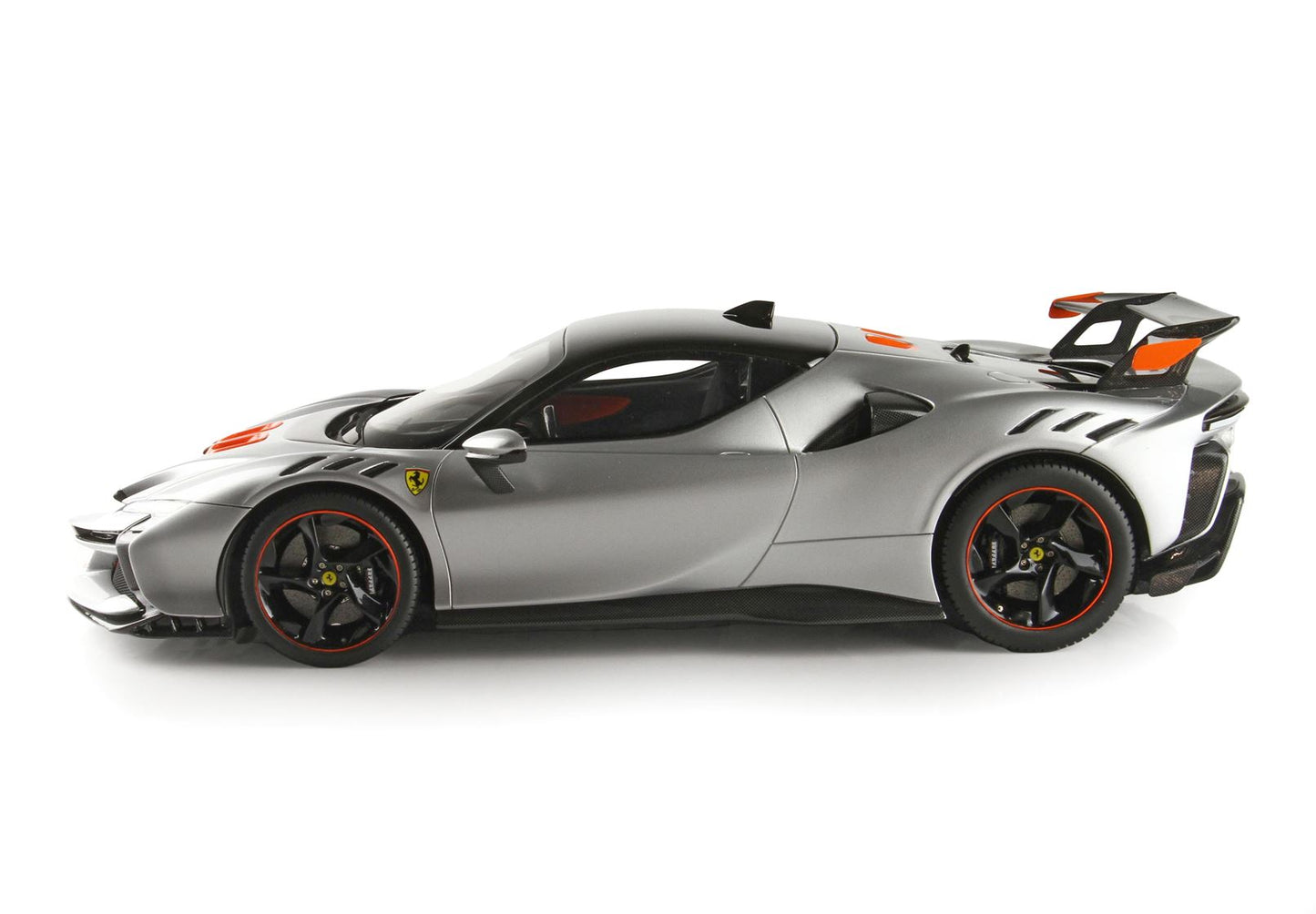 BBR Model 1:18 - Ferrari SF90 XX Stradale Official Color Ferrari Artic White